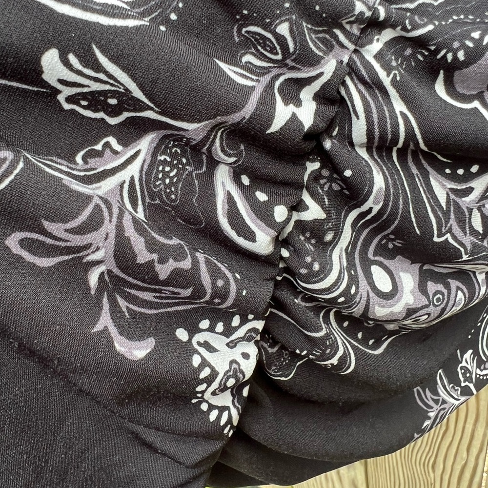 WHBM Paisley Ruched Dress with V Neck and tie Women’s Small - Picture 6 of 10